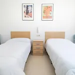 アルベルゲ イントゥルホーヴェン ホステル *