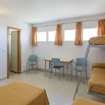 アルベルゲ イントゥルホーヴェン ホステル *