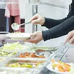アルベルゲ イントゥルホーヴェン ホステル *