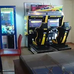 アルベルゲ イントゥルホーヴェン ホステル *