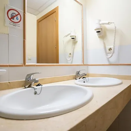 アルベルゲ イントゥルホーヴェン * シエラネバダ