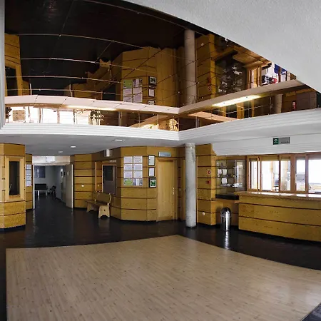 アルベルゲ イントゥルホーヴェン ホステル シエラネバダ