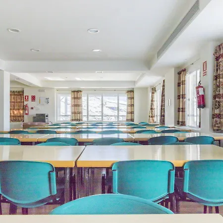 ホステル アルベルゲ イントゥルホーヴェン シエラネバダ