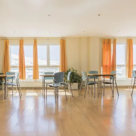 ホステル アルベルゲ イントゥルホーヴェン シエラネバダ