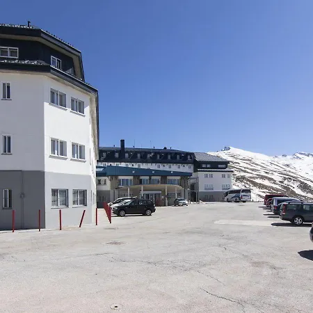 ホステル アルベルゲ イントゥルホーヴェン *