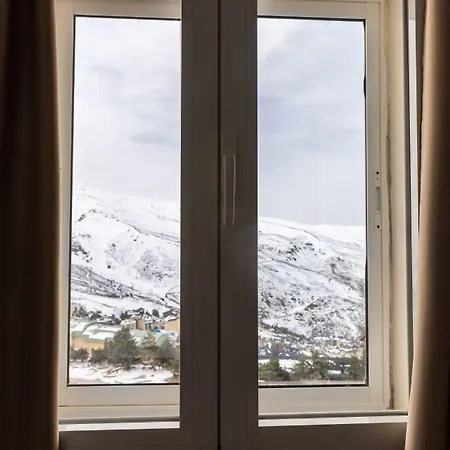 ホステル アルベルゲ イントゥルホーヴェン シエラネバダ