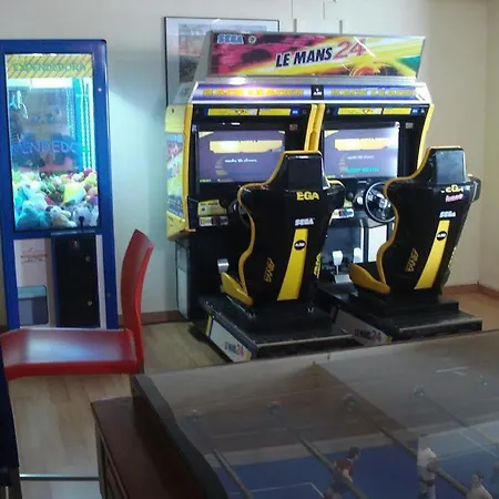 内华达山脉英特察分酒店 旅馆 *